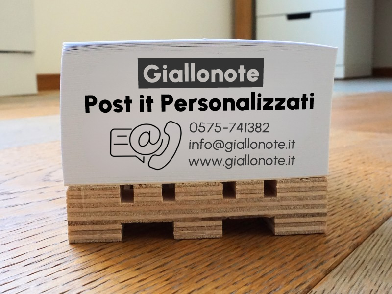 Stampa logo e info Giallonote su lato corto del cubo post-it 120x80x78mm su pallet