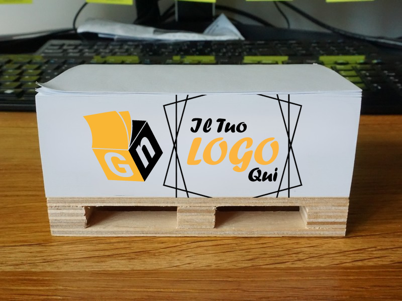 Stampa logo Giallonote su lato lungo del cubo note 120x80x58mm su pallet